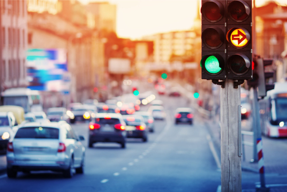 cars-moving-on-the-road-in-city-in-late-evening-picture-id1045979216_d_850.jpg